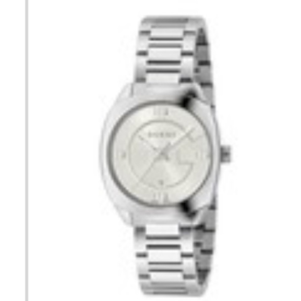 Women’s Gucci 29mm bracelet watch 💯